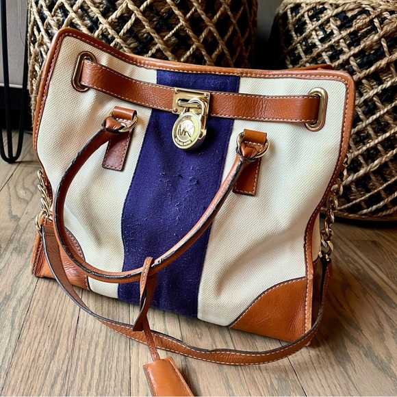 Michael Kors Cream and Navy Tote Bag - Picture 4 of 6